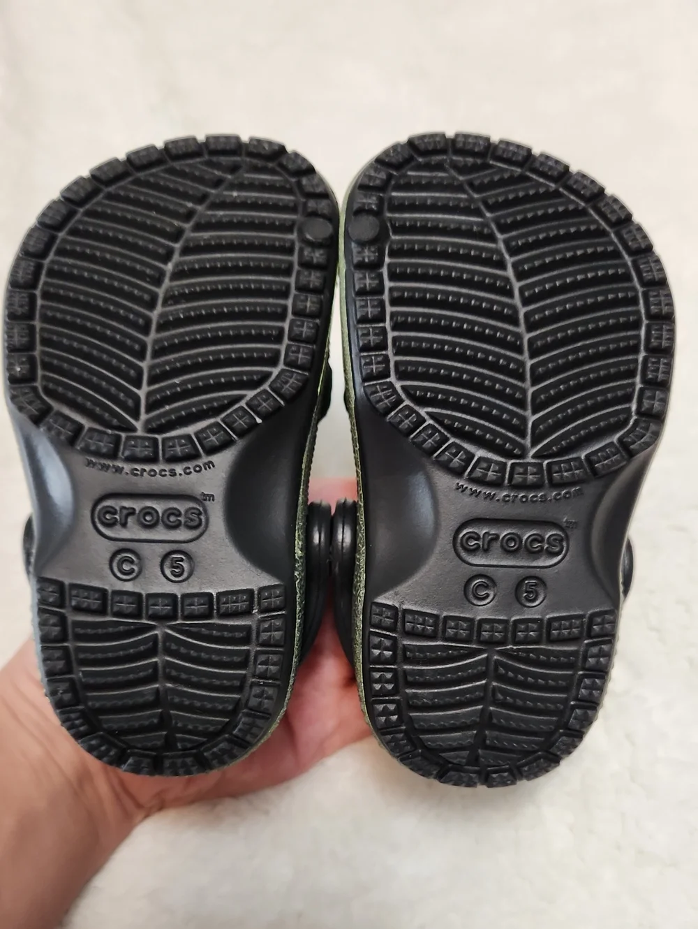 CROCS bright neon